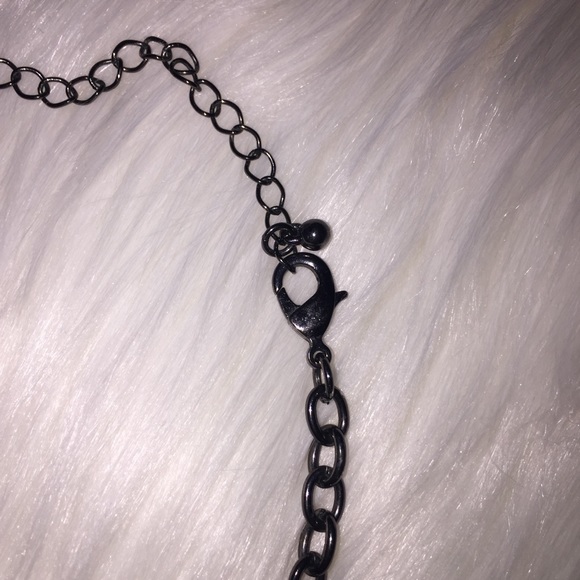 Purple and red beaded cluster necklace - Picture 3 of 3